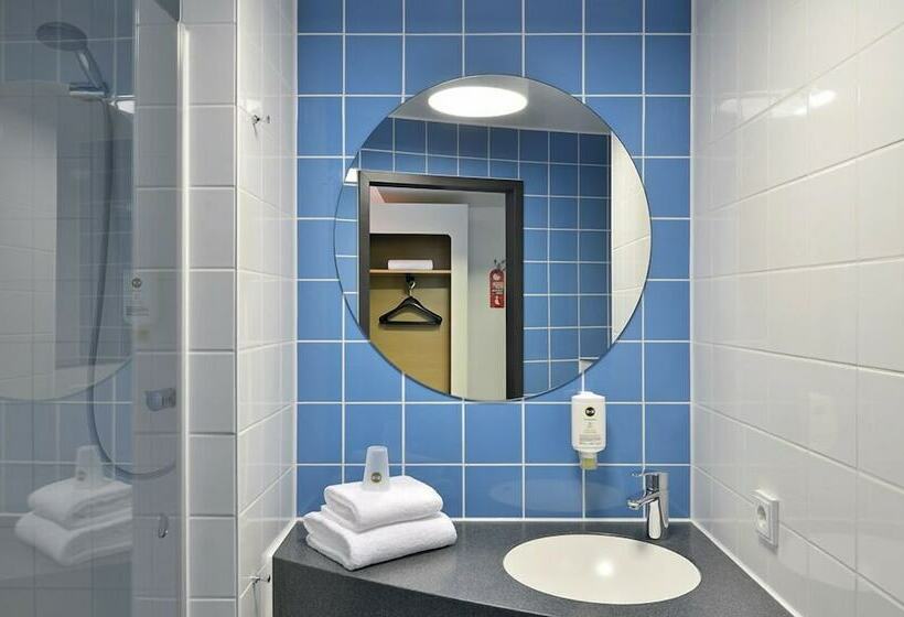 标准三人间, B&b Hotel Passau