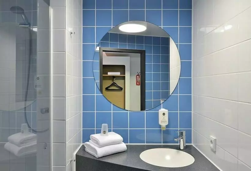 スタンダードトリプルルーム, B&b Hotel Passau West