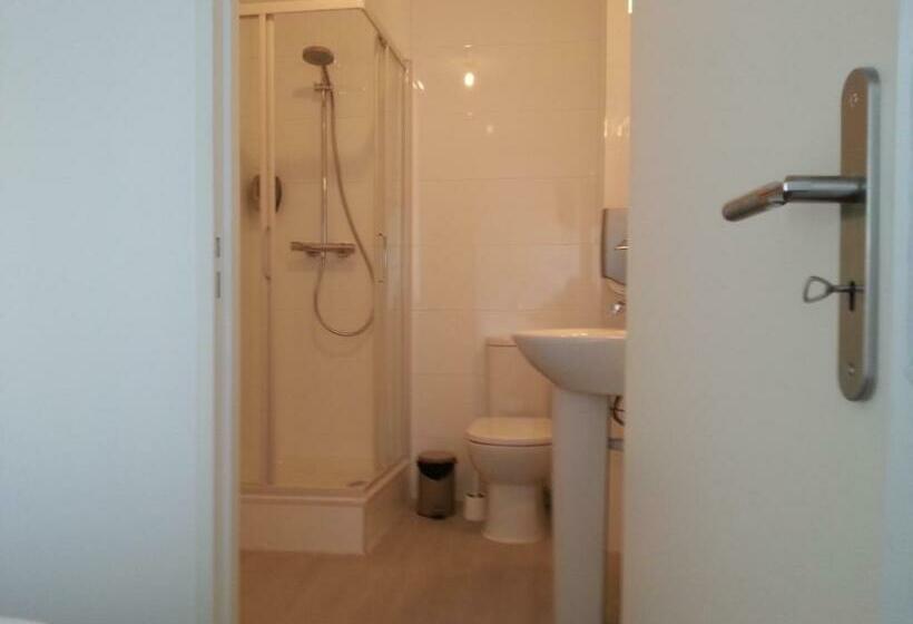 חדר בסיסי, Bull It