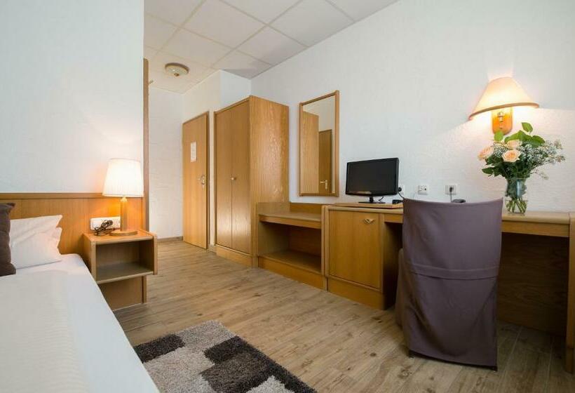 Номер Стандарт Индивидуальный, Donnici Im Schwyzerhusli