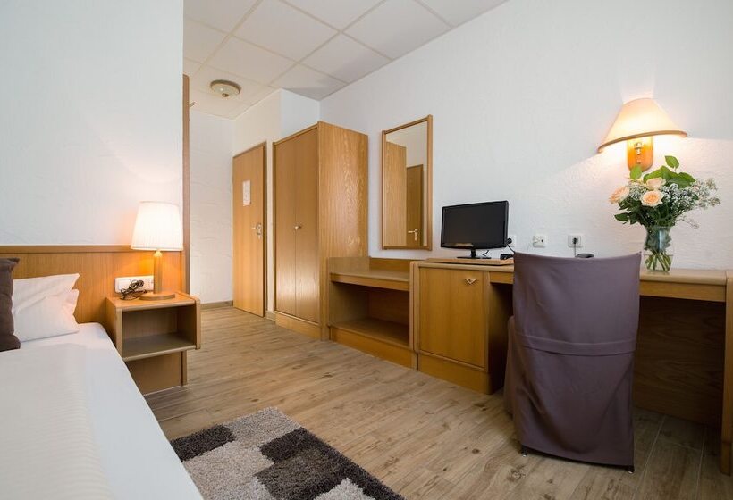 חדר סטנדרט יחיד, Donnici Im Schwyzerhusli