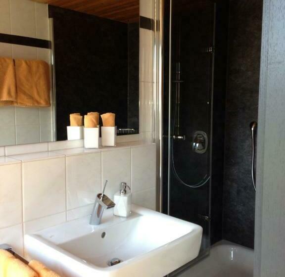 اتاق لوکس با بالکن, Engel