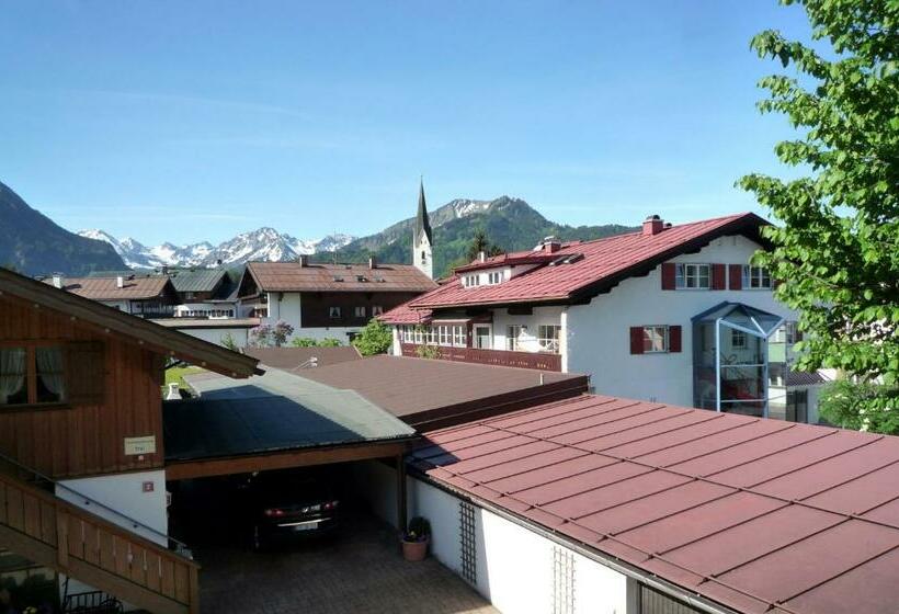 اتاق لوکس با بالکن, Engel