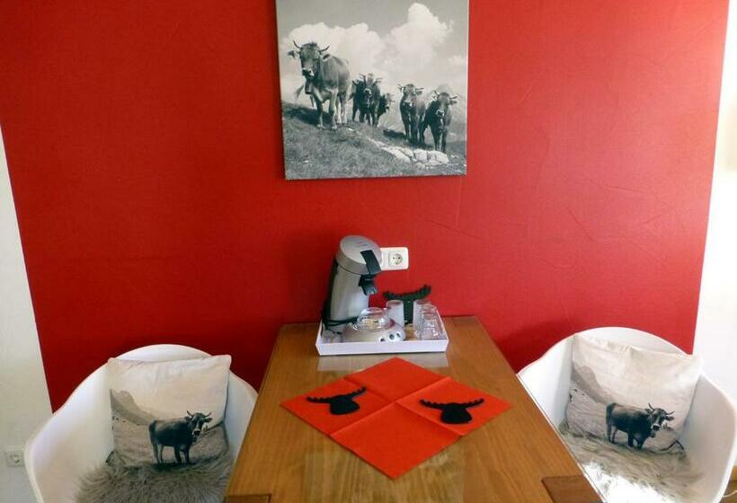 اتاق لوکس با بالکن, Engel