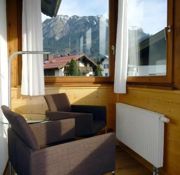 Quarto Superior com Vistas, Engel