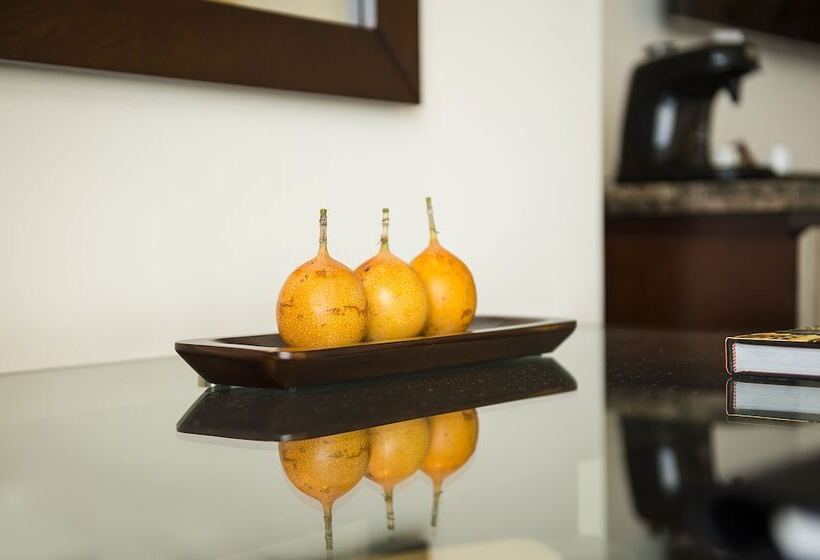 Номер Клуб Вид на Море, Hyatt Regency Cartagena