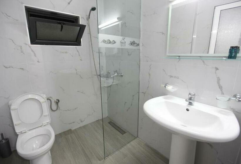 Habitació Triple Estàndard amb Balcó, Kompleks Joni