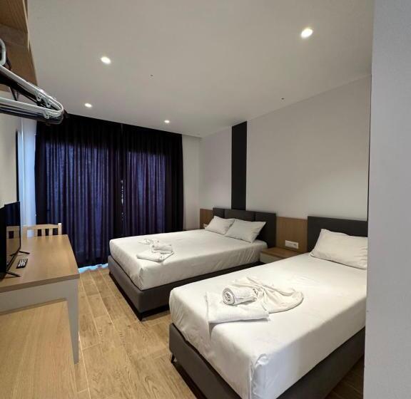 Habitació Triple Estàndard amb Balcó, Kompleks Joni