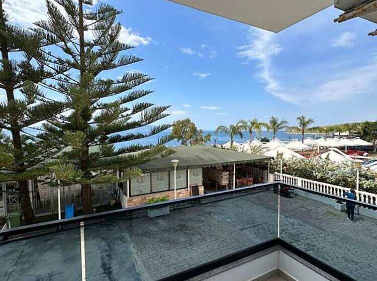 Suite Deluxe Vista Mar, Kompleks Joni