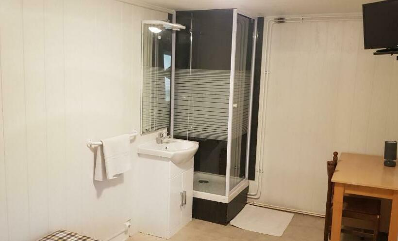 标准单人间, Le Tram