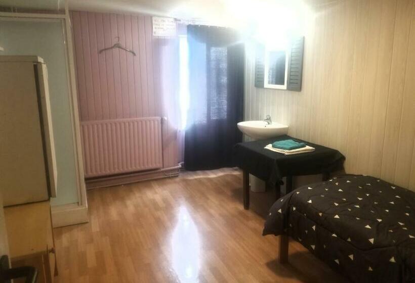 标准单人间, Le Tram