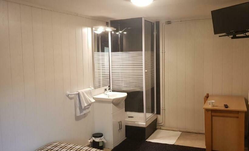 标准单人间, Le Tram