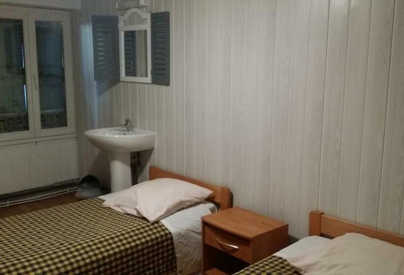 标准单人间, Le Tram