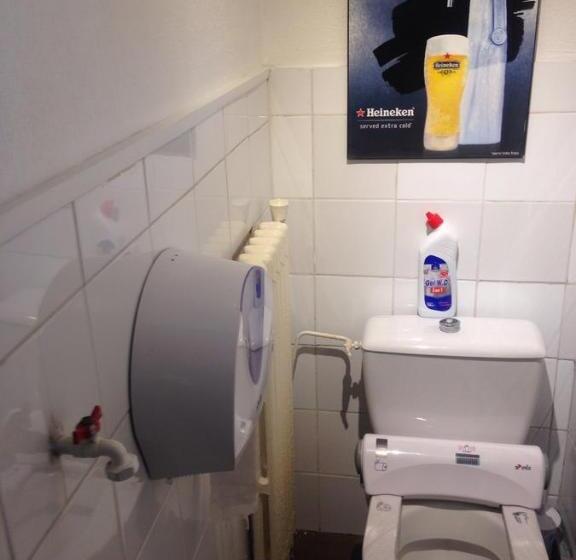 标准单人间, Le Tram