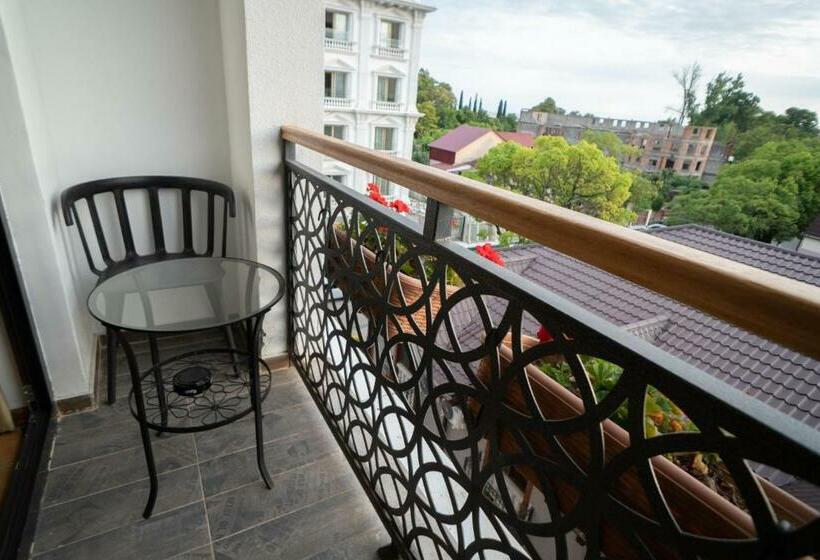 اتاق سوپریور, Leon Boutique