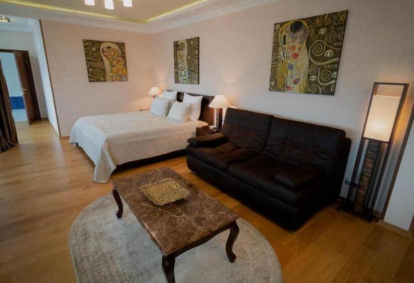 آپارتمان 1 خوابه با چشمانداز دریا, Leon Boutique