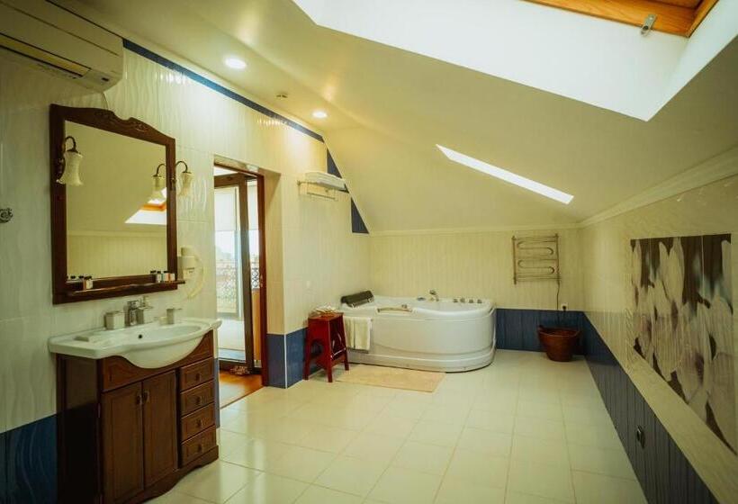 آپارتمان 1 خوابه با چشمانداز دریا, Leon Boutique