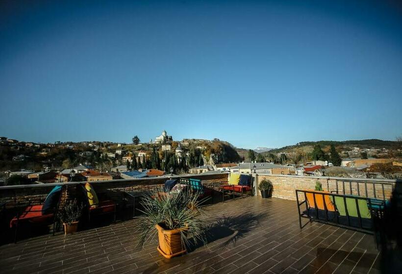 اتاق استاندارد با بالکن, Rero