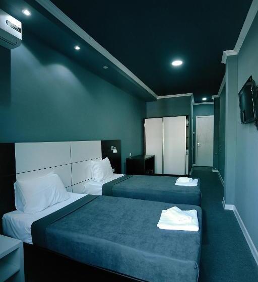 اتاق استاندارد با بالکن, Rero