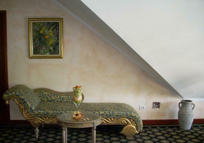 标准间带阳台, Royal