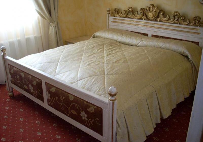 标准间带阳台, Royal