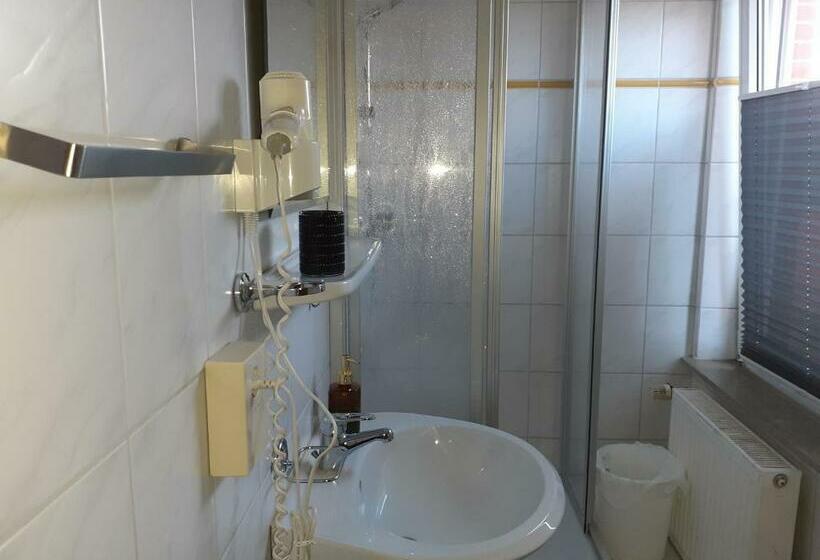 غرفة قياسية فردية, Weinhaus