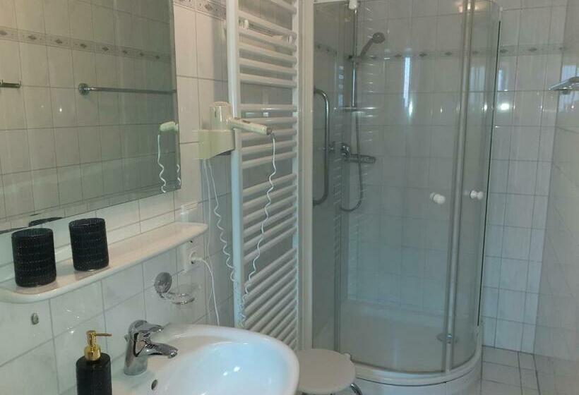 غرفة قياسية, Weinhaus