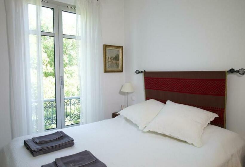 اتاق استاندارد, Rue Sade Bed & Breakfast