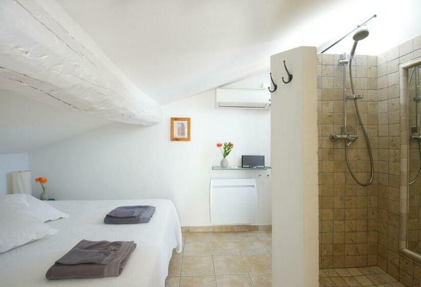 اتاق استاندارد, Rue Sade Bed & Breakfast