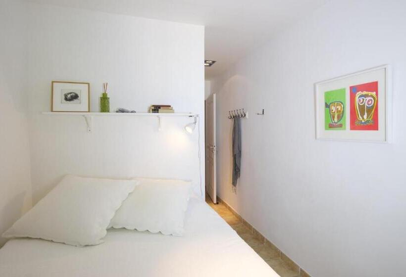 اتاق استاندارد, Rue Sade Bed & Breakfast