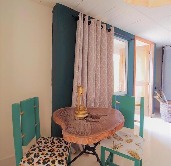 标准间带阳台, Casa Kayam Hostal Y Residencia Artística