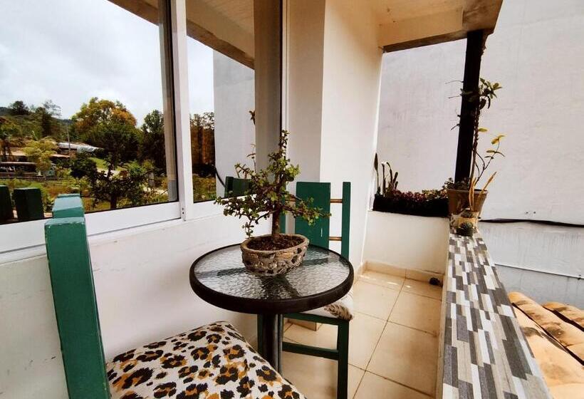 标准间带阳台, Casa Kayam Hostal Y Residencia Artística