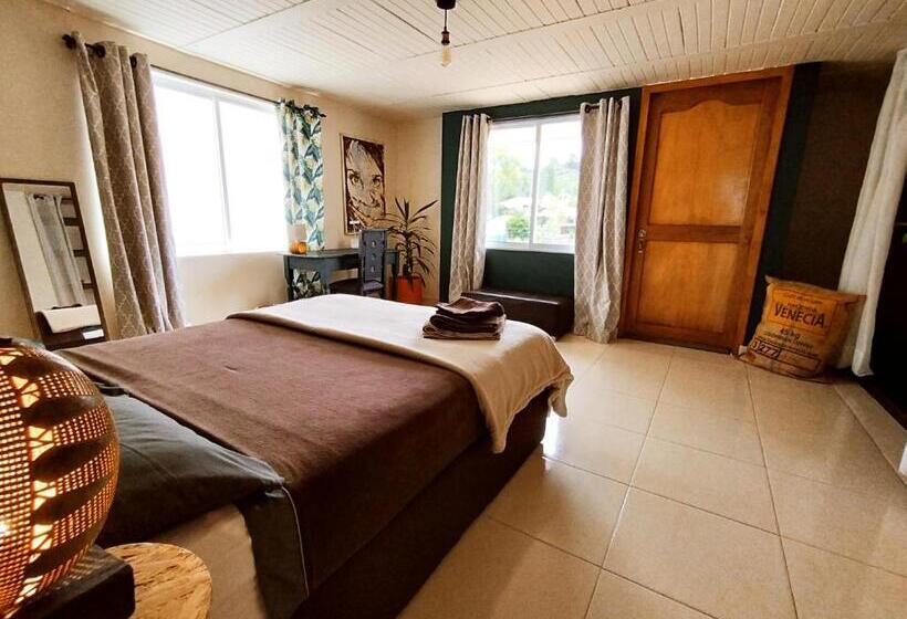 标准间带阳台, Casa Kayam Hostal Y Residencia Artística