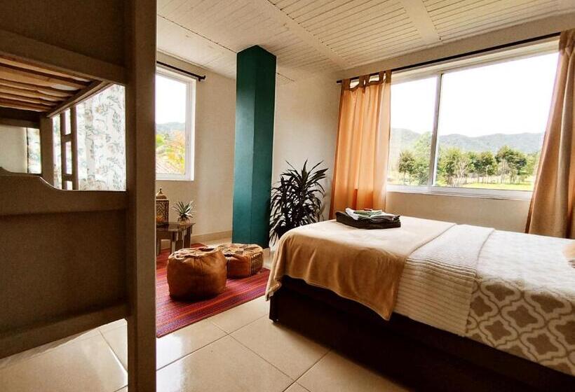 4인용 스탠다드 룸, Casa Kayam Hostal Y Residencia Artística