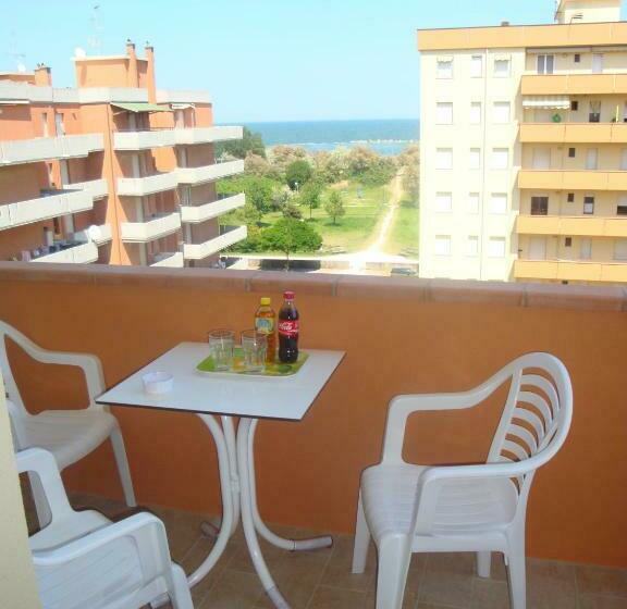 آپارتمان 2 خوابه با چشم‌انداز دریا, Aurora Residence