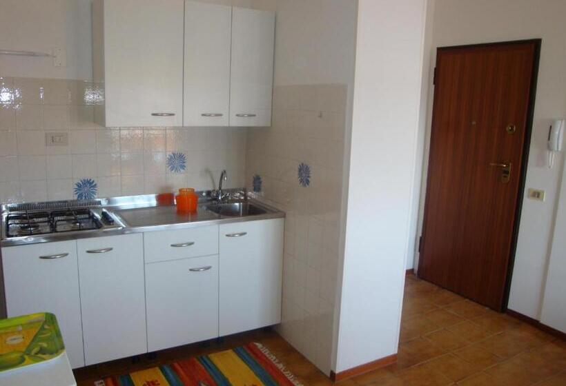 آپارتمان 2 خوابه, Aurora Residence