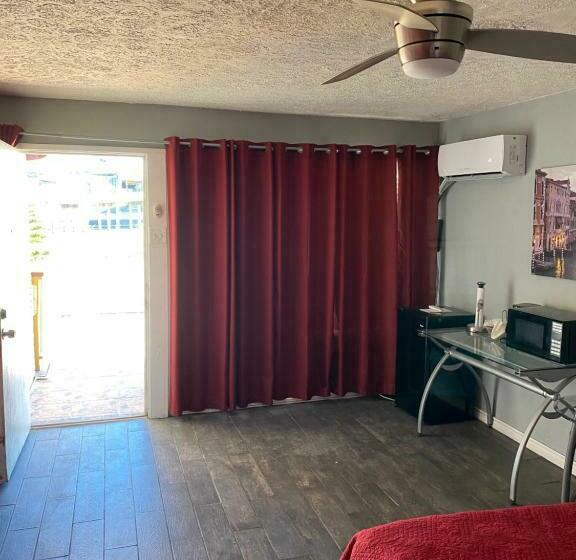 غرفة قياسية مطلّة علي البحر, Capri Beach