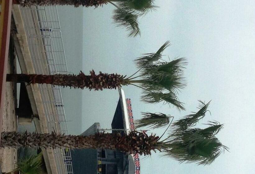 غرفة قياسية مطلّة علي البحر, Capri Beach