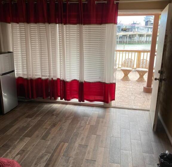 غرفة قياسية مطلّة علي البحر, Capri Beach