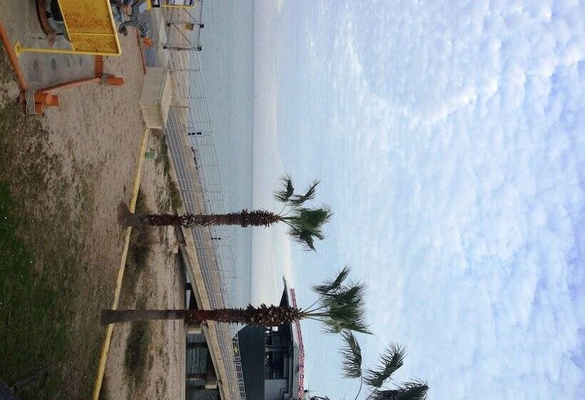 غرفة قياسية مطلّة علي البحر, Capri Beach