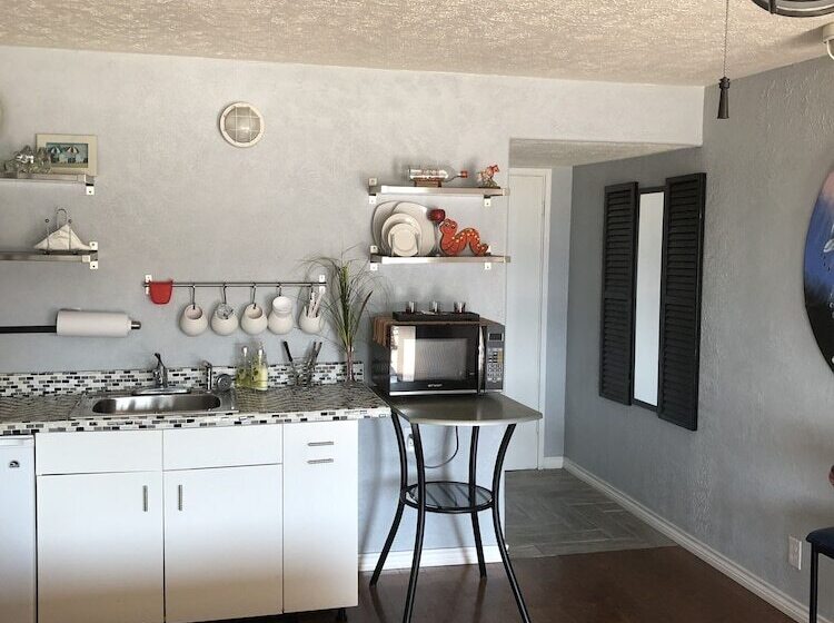 غرفة قياسية مطلّة علي البحر, Capri Beach