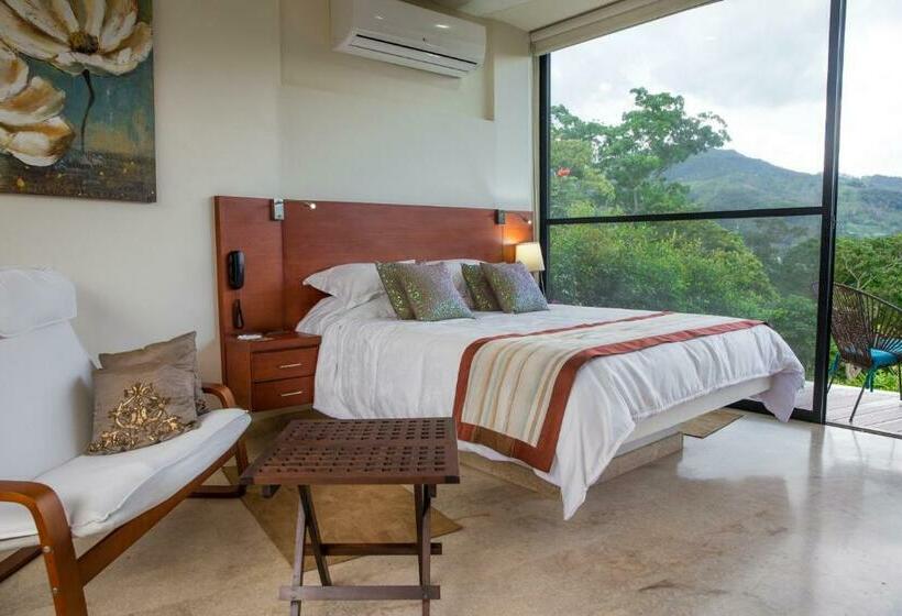 جناح جونيور, Casa Ambrosia