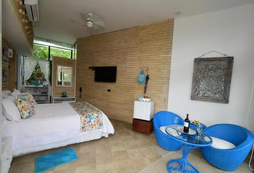 جناح مزود بجاكوزى, Casa Ambrosia