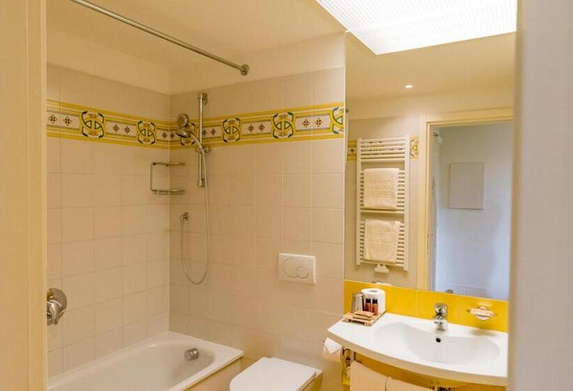 Quarto Triplo Clássico, Dune Agriturismo