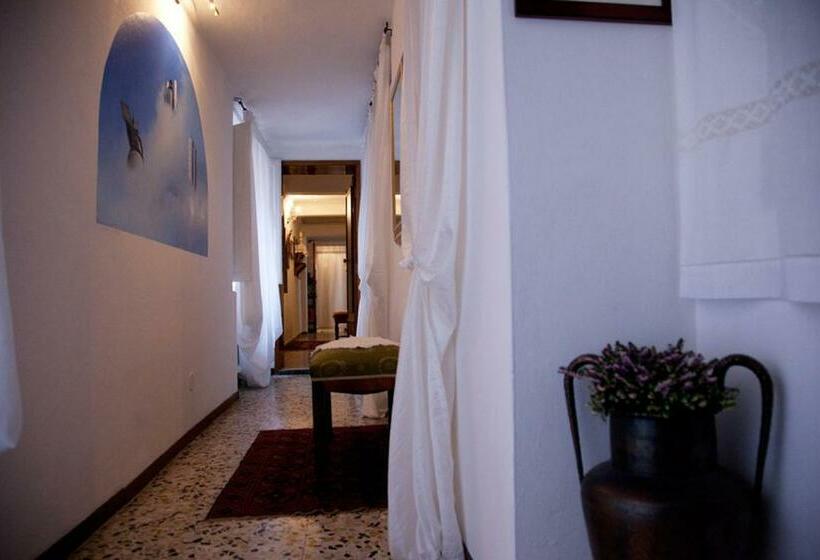 آپارتمان 1 خوابه, Le Case Cavallini Sgarbi Di Rina Cavallini