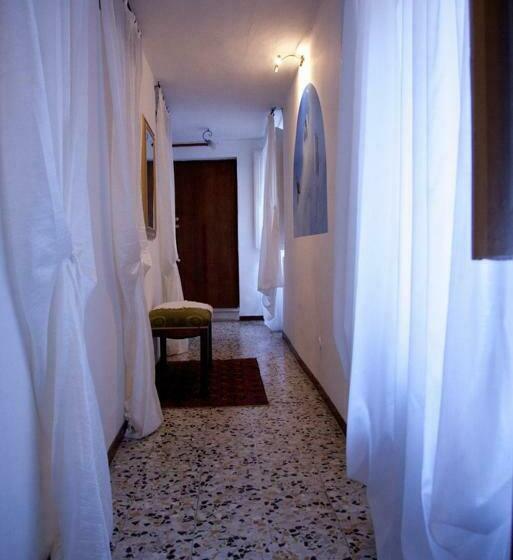 آپارتمان 1 خوابه, Le Case Cavallini Sgarbi Di Rina Cavallini