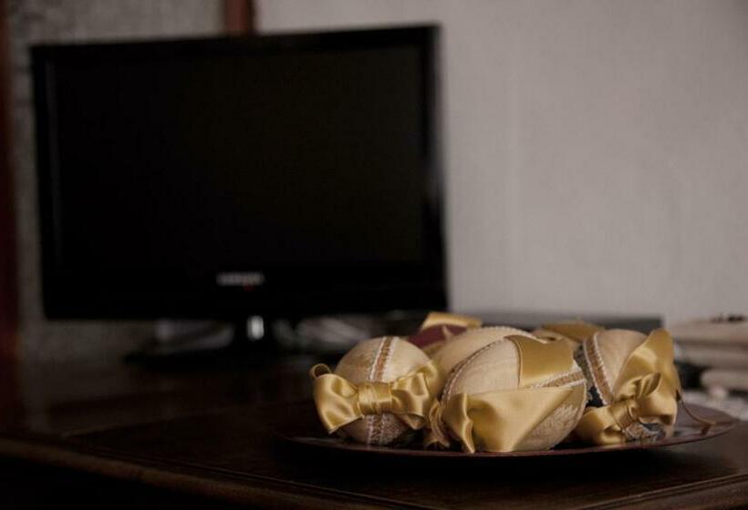 آپارتمان 2 خوابه, Le Case Cavallini Sgarbi Di Rina Cavallini