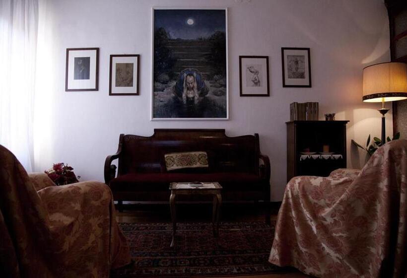 آپارتمان 2 خوابه, Le Case Cavallini Sgarbi Di Rina Cavallini