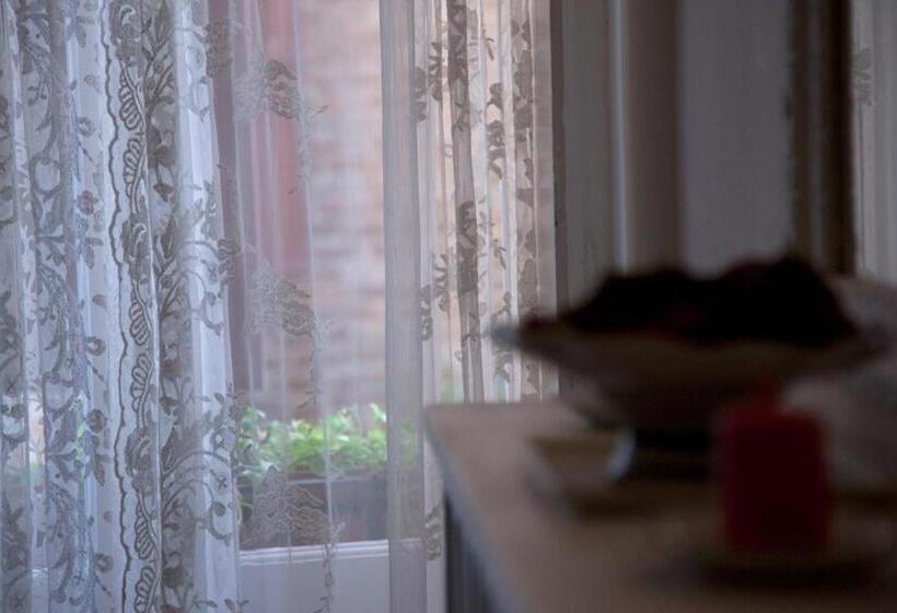 آپارتمان 2 خوابه, Le Case Cavallini Sgarbi Di Rina Cavallini