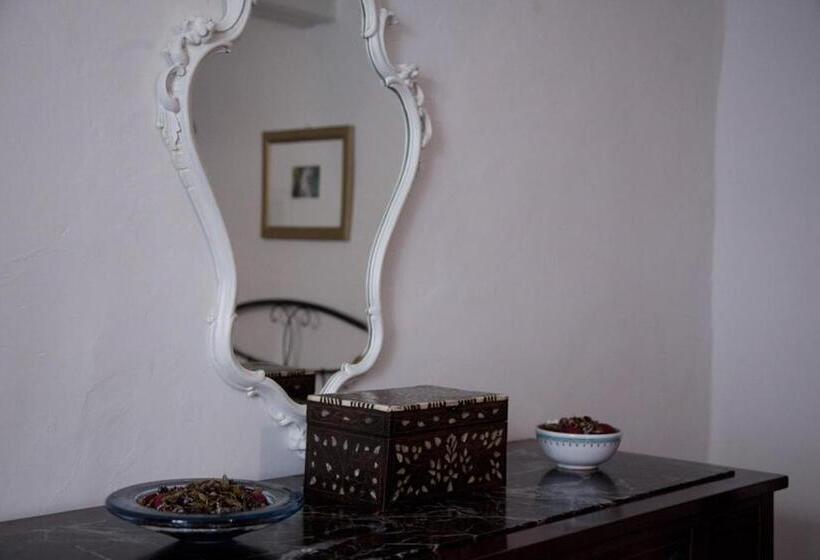 آپارتمان 2 خوابه, Le Case Cavallini Sgarbi Di Rina Cavallini